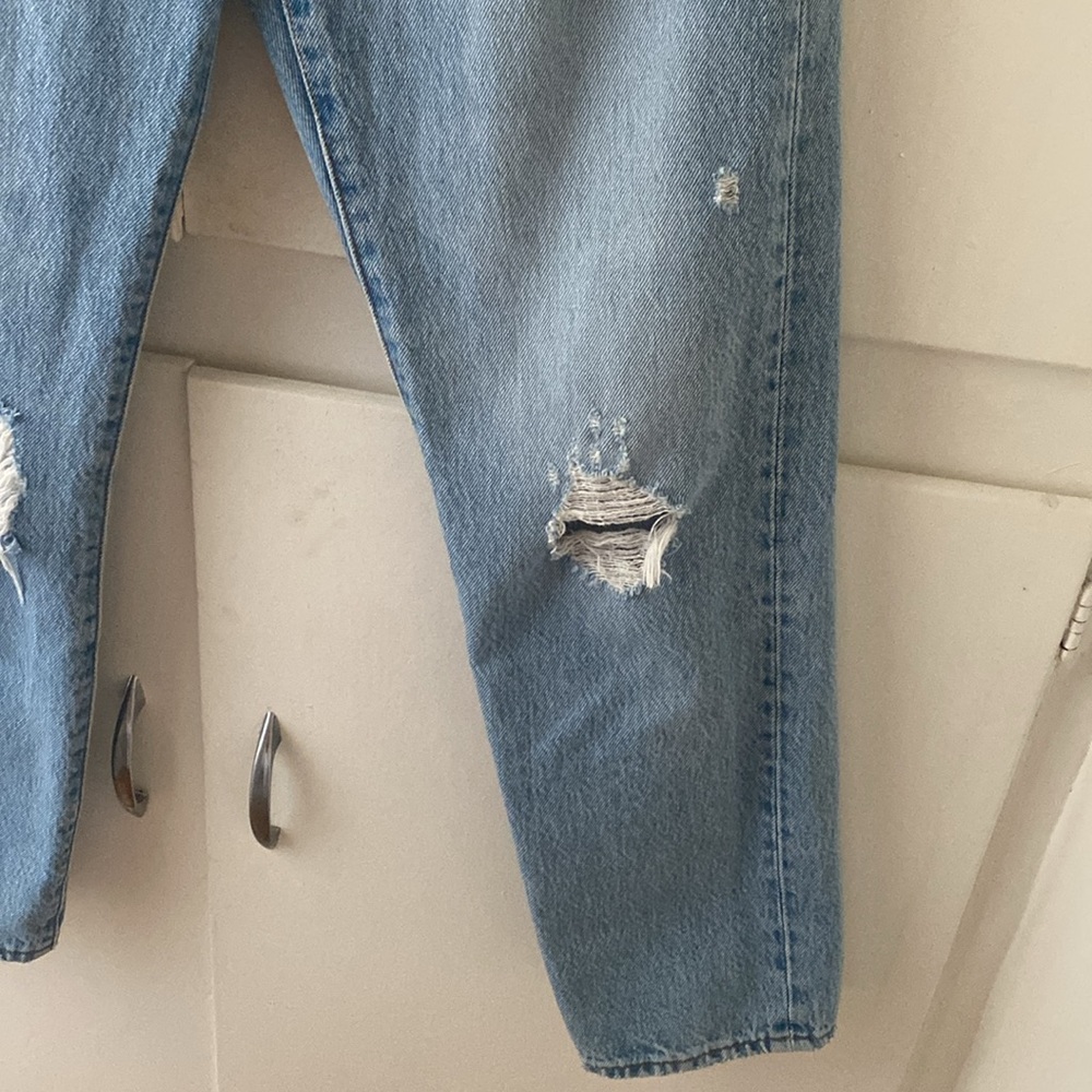 Levi’s destressed jeans - Picture 7 of 16
